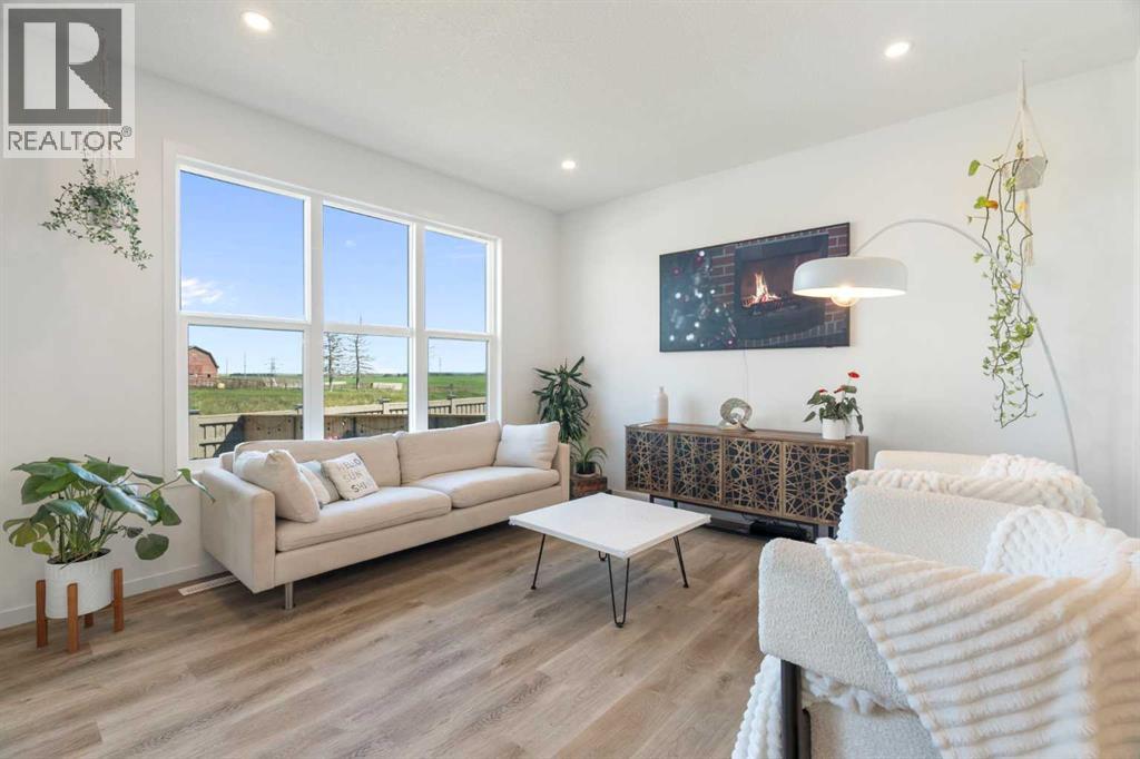 36 Magnolia Bay Se, Calgary, Alberta  T3M 3M9 - Photo 7 - A2264910