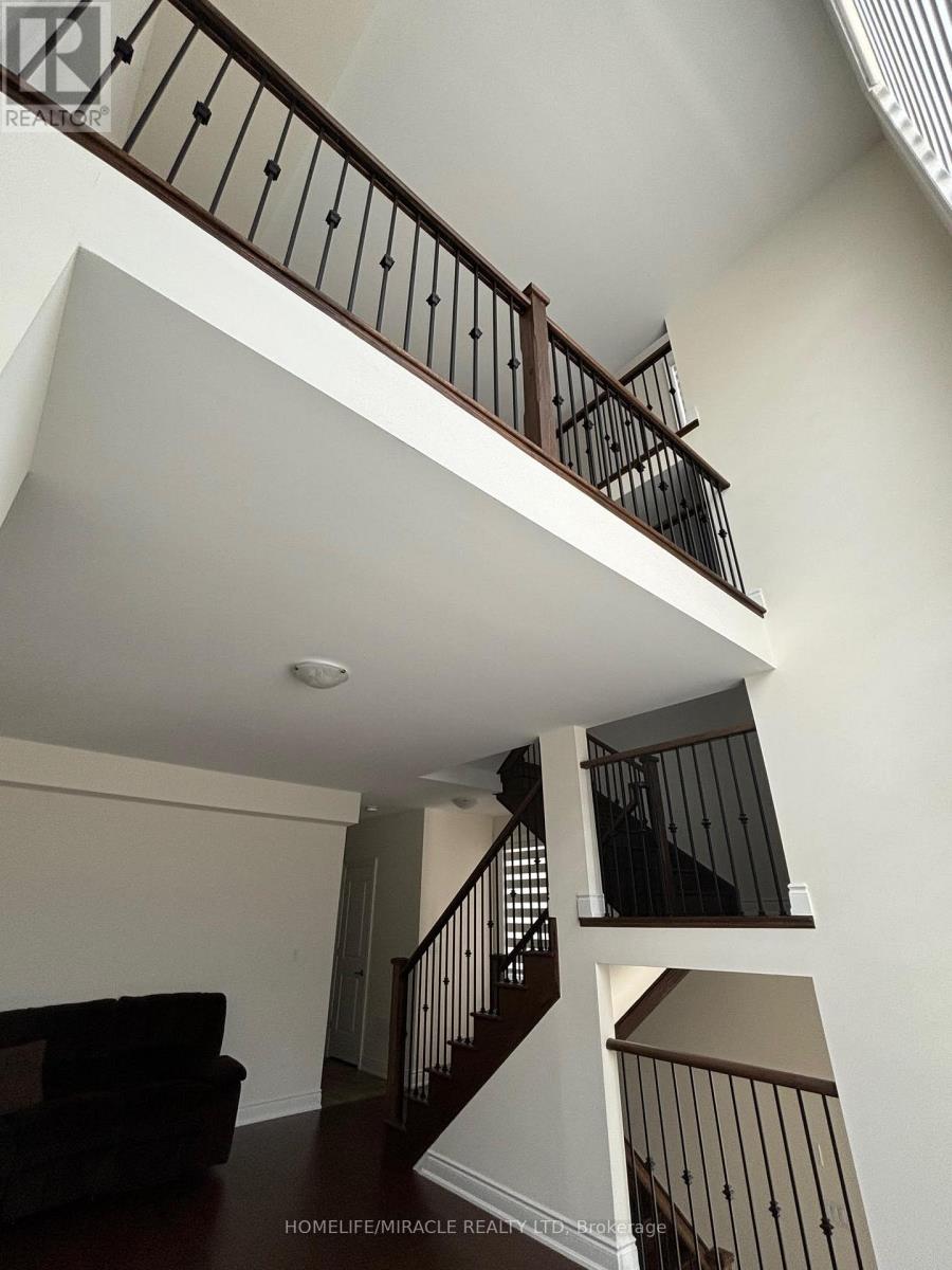 8 Bennington Road, Newmarket, Ontario  L3X 0M8 - Photo 29 - N12475436
