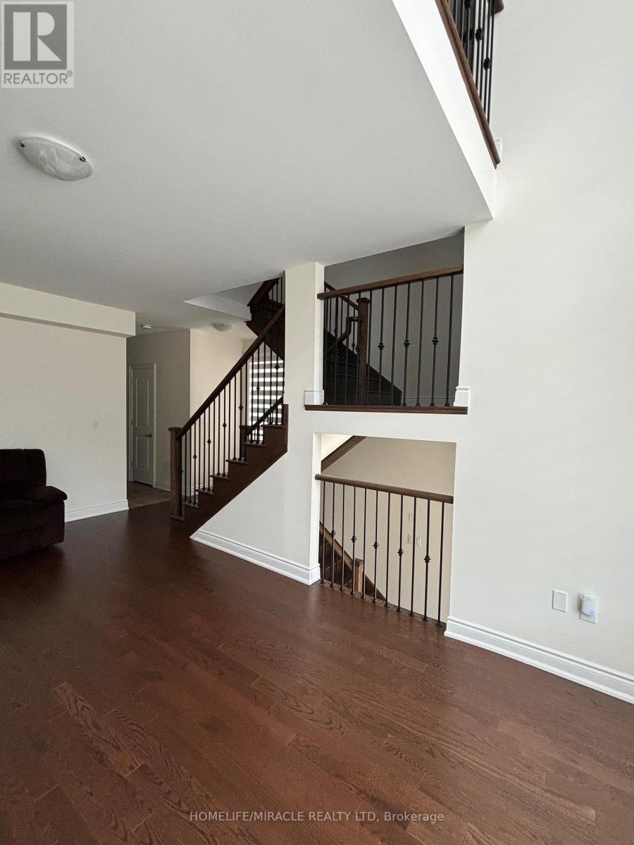 8 Bennington Road, Newmarket, Ontario  L3X 0M8 - Photo 30 - N12475436