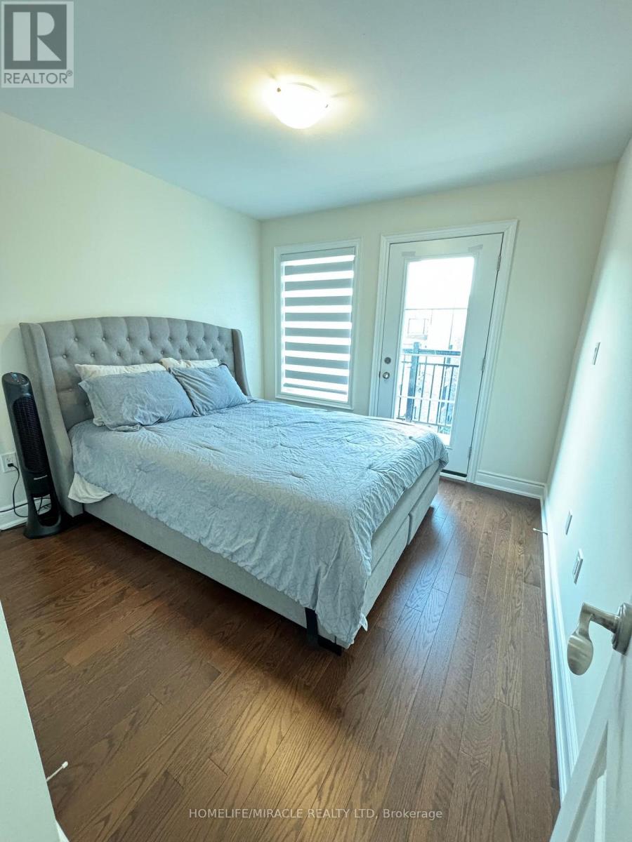 8 Bennington Road, Newmarket, Ontario  L3X 0M8 - Photo 32 - N12475436