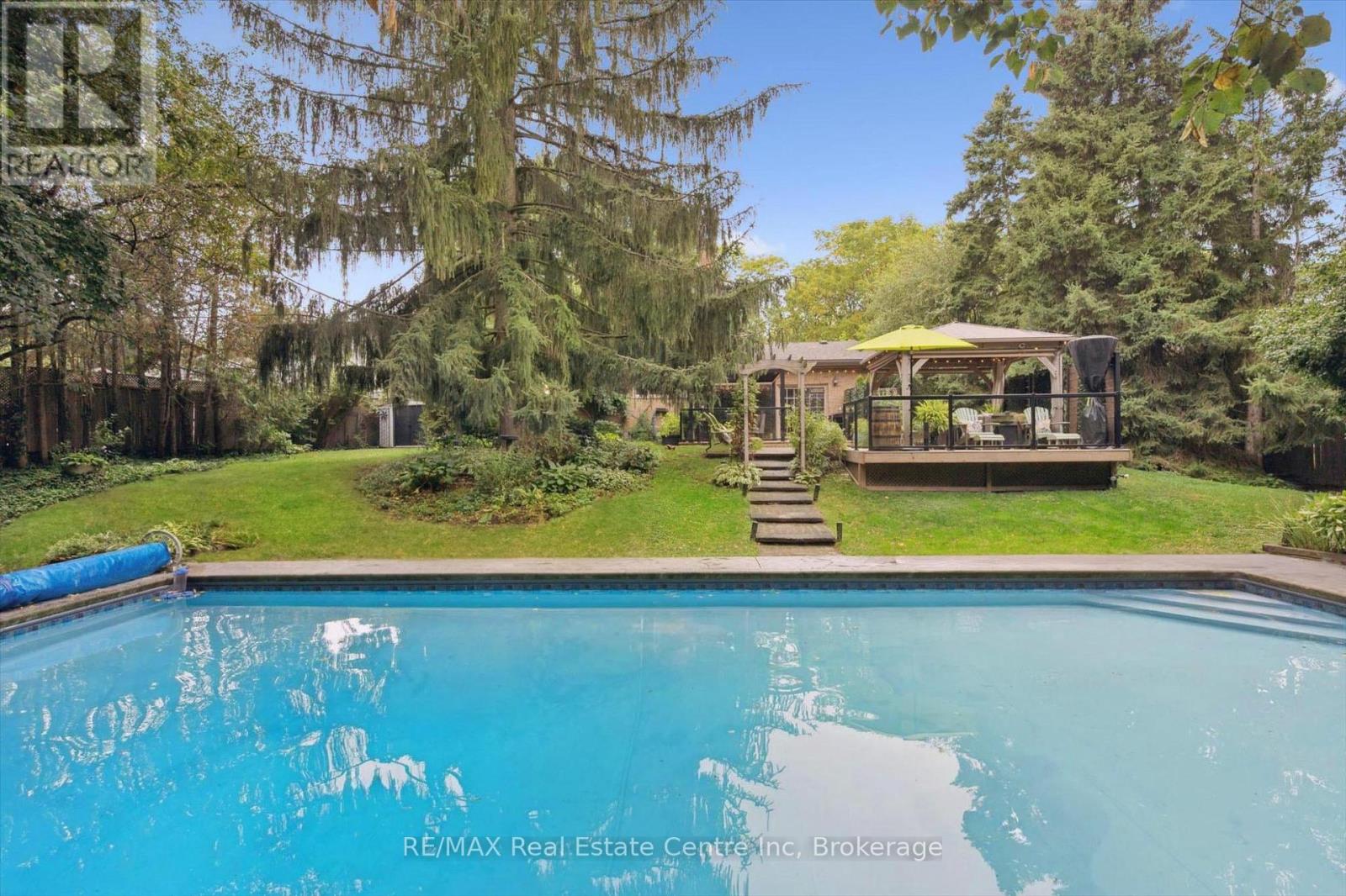 4 BERKLEY PLACE, Guelph, Ontario