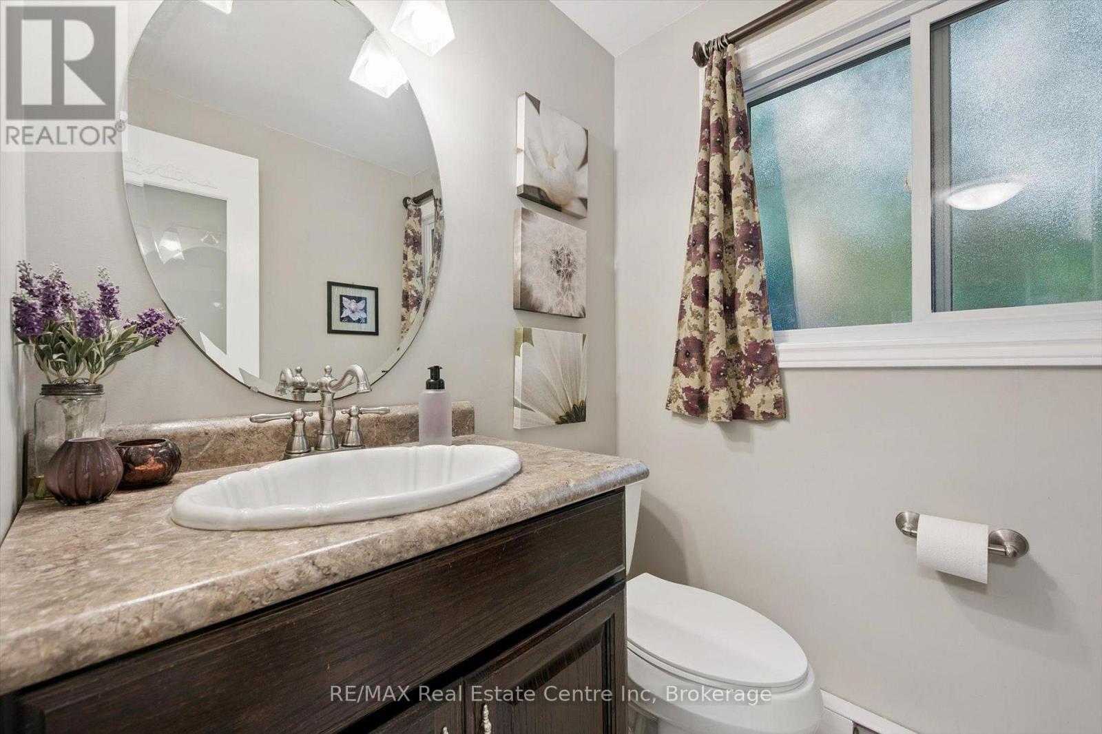 4 Berkley Place, Guelph, Ontario  N1E 1E6 - Photo 14 - X12477015