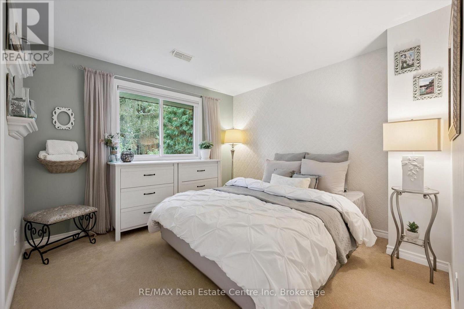 4 Berkley Place, Guelph, Ontario  N1E 1E6 - Photo 17 - X12477015