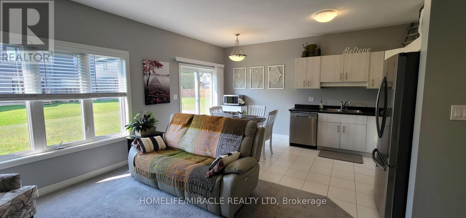 50 Lymburner Street, Pelham, Ontario  L0S 1E6 - Photo 8 - X12476535