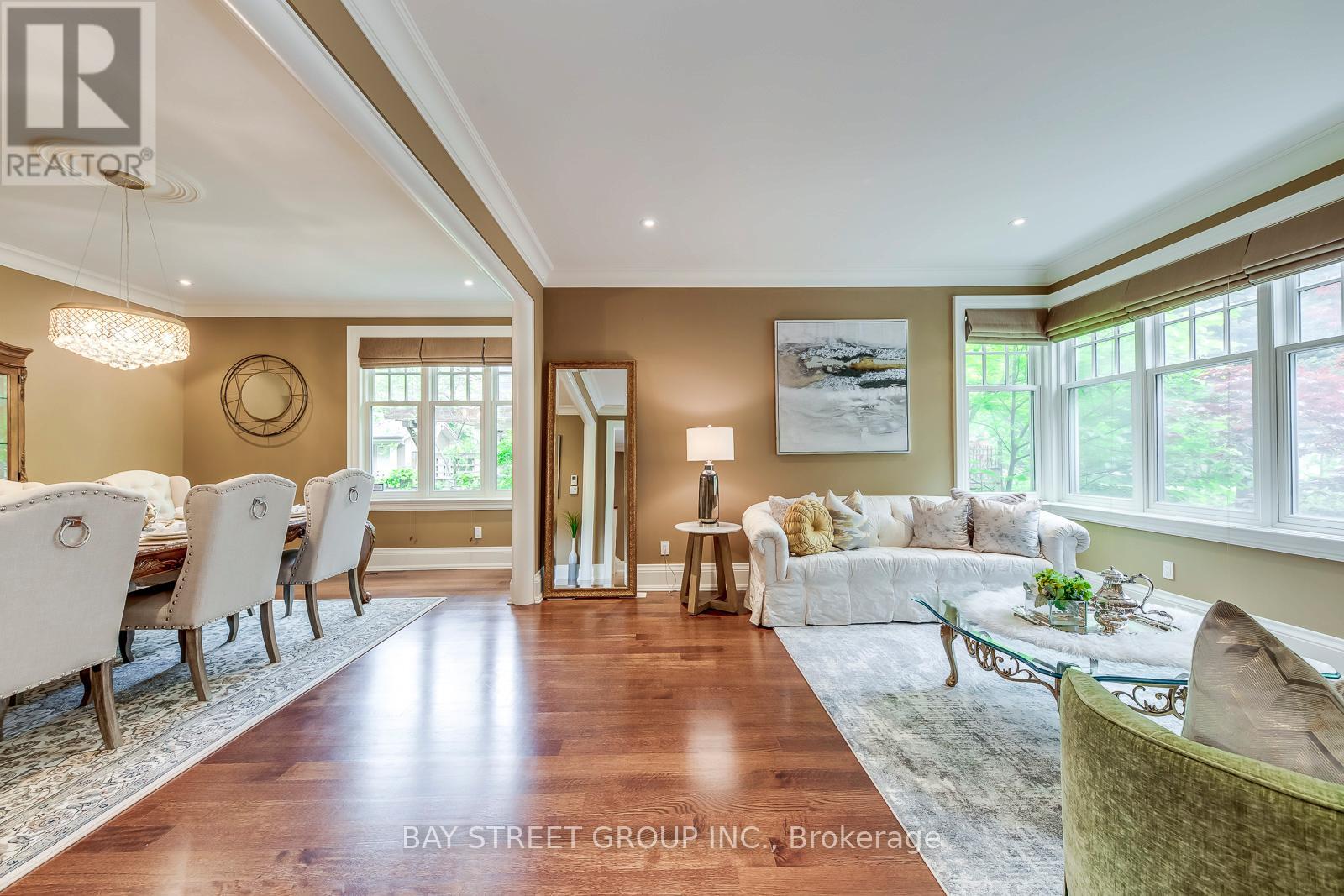 1049 Cedar Grove Boulevard, Oakville, Ontario  L6J 2C2 - Photo 12 - W12476833