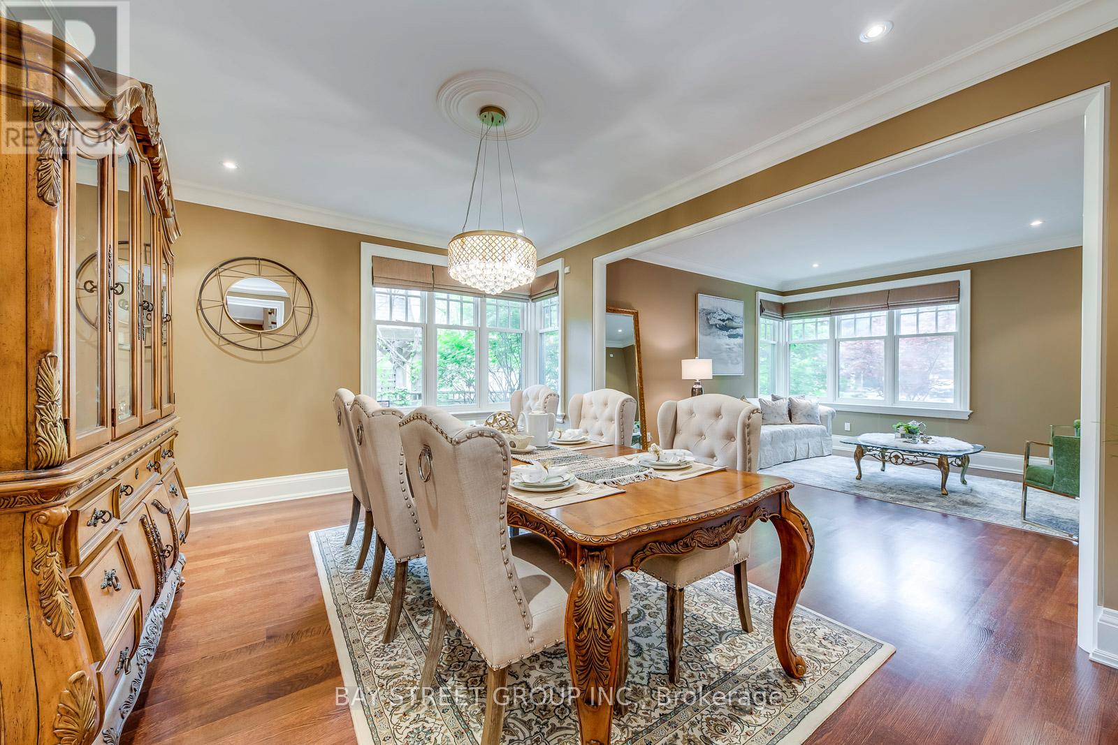 1049 Cedar Grove Boulevard, Oakville, Ontario  L6J 2C2 - Photo 16 - W12476833