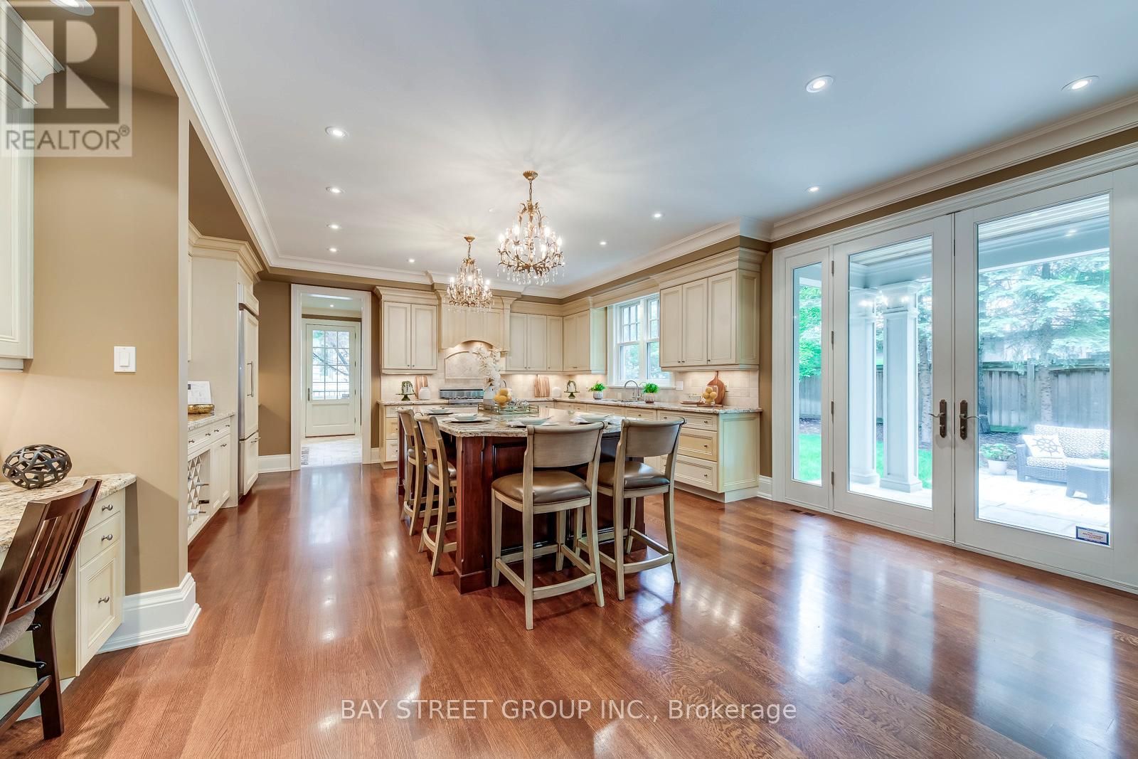 1049 Cedar Grove Boulevard, Oakville, Ontario  L6J 2C2 - Photo 20 - W12476833