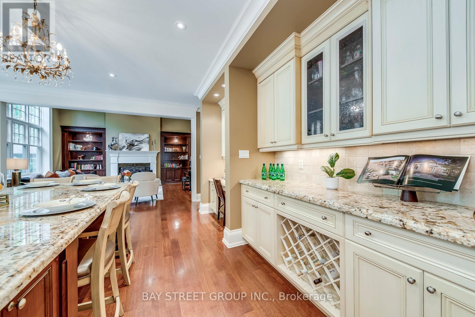 1049 Cedar Grove Boulevard, Oakville, Ontario  L6J 2C2 - Photo 24 - W12476833