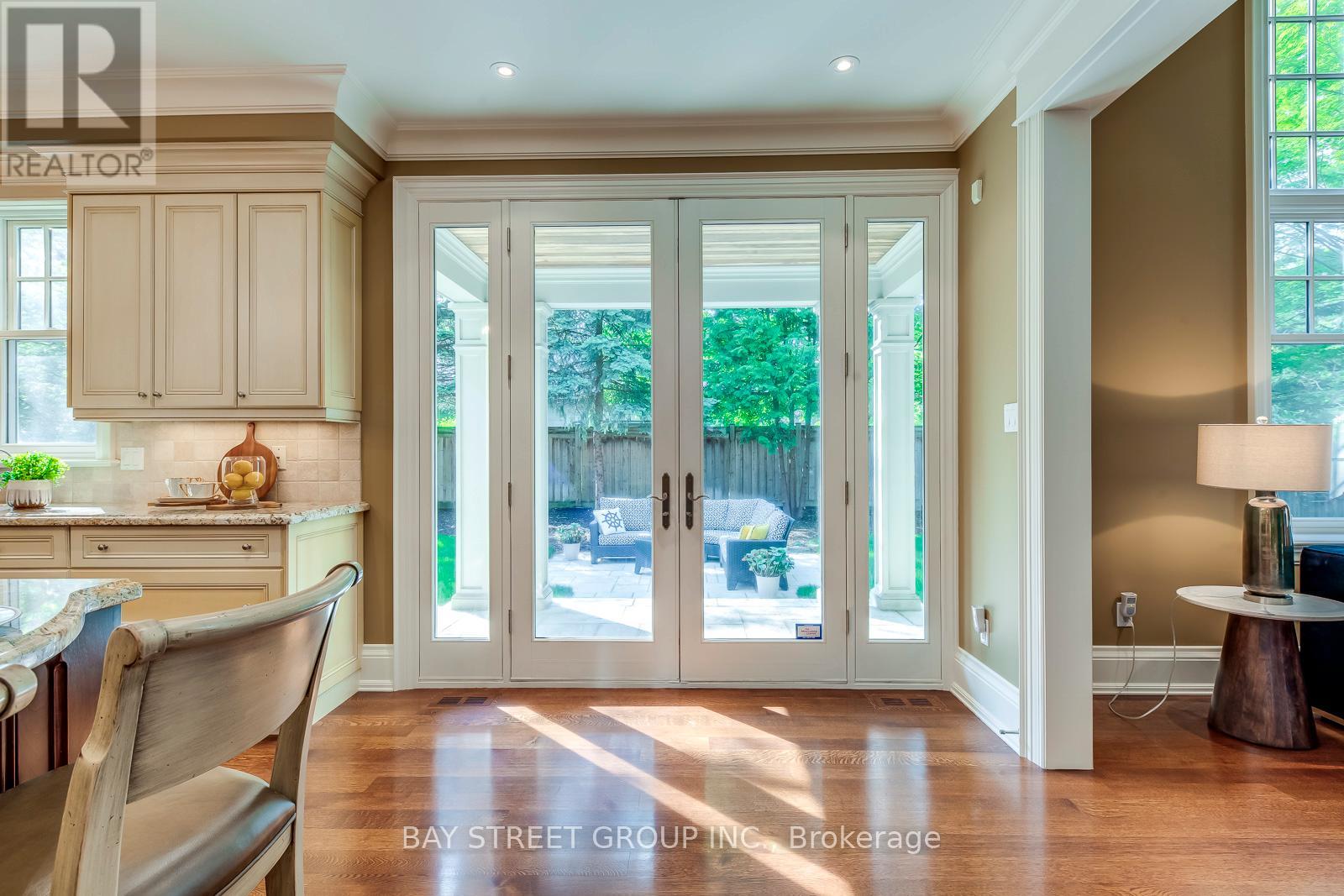1049 Cedar Grove Boulevard, Oakville, Ontario  L6J 2C2 - Photo 27 - W12476833
