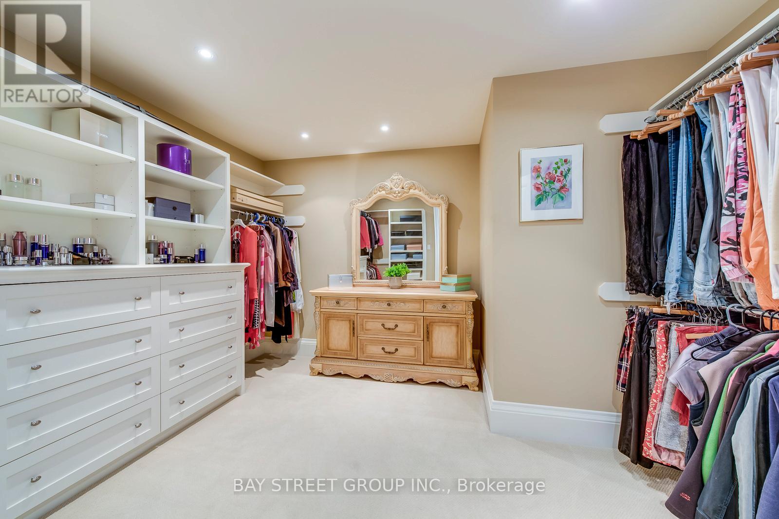 1049 Cedar Grove Boulevard, Oakville, Ontario  L6J 2C2 - Photo 32 - W12476833