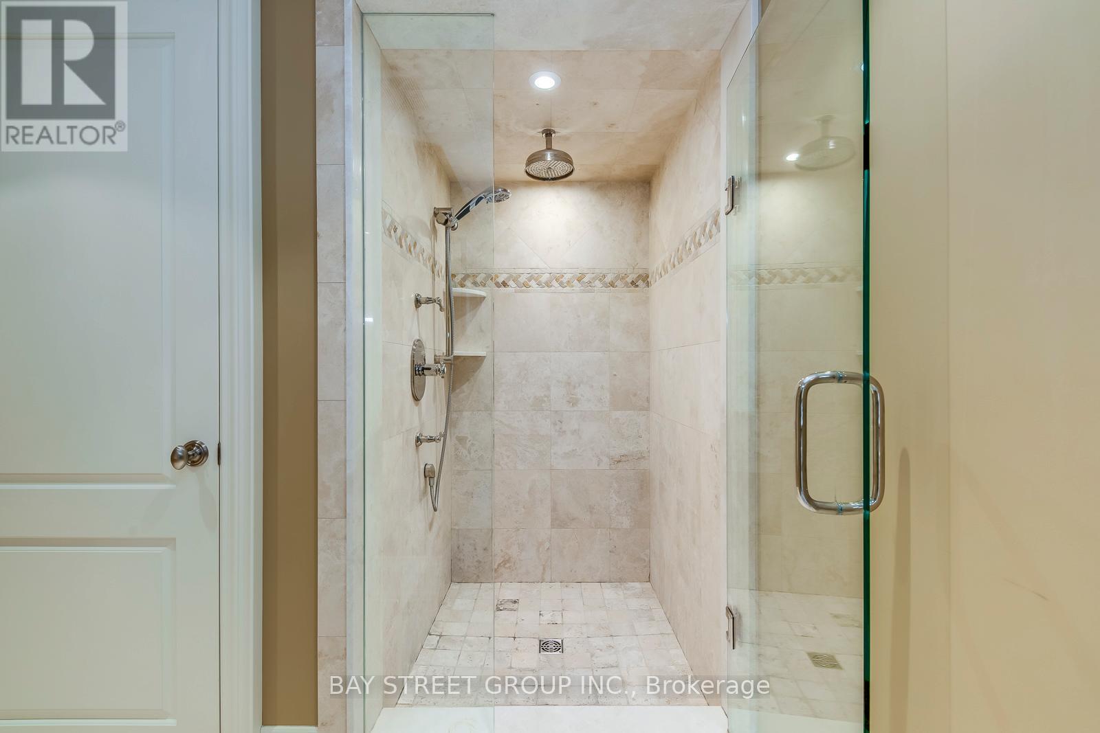 1049 Cedar Grove Boulevard, Oakville, Ontario  L6J 2C2 - Photo 38 - W12476833