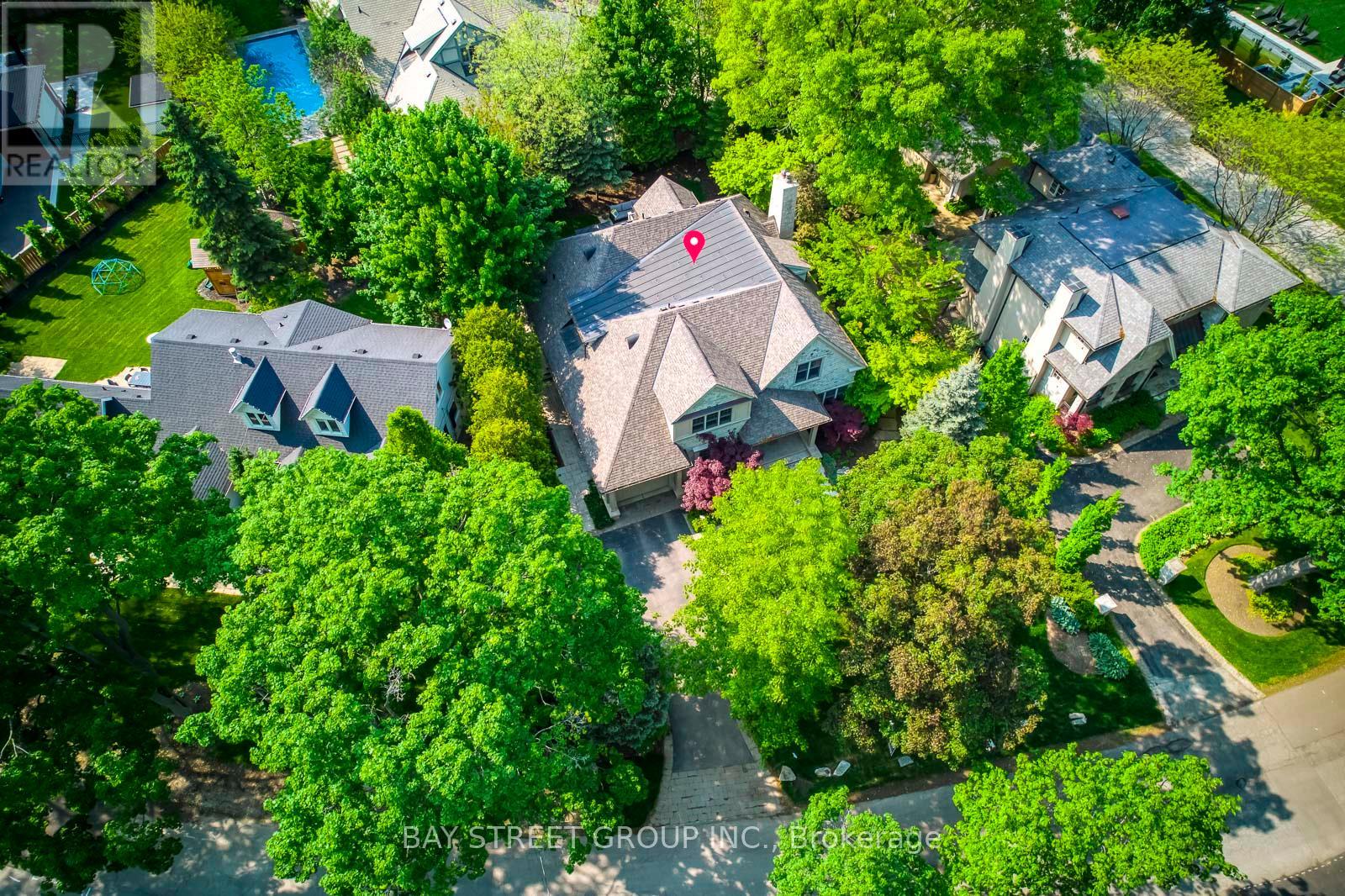 1049 Cedar Grove Boulevard, Oakville, Ontario  L6J 2C2 - Photo 4 - W12476833