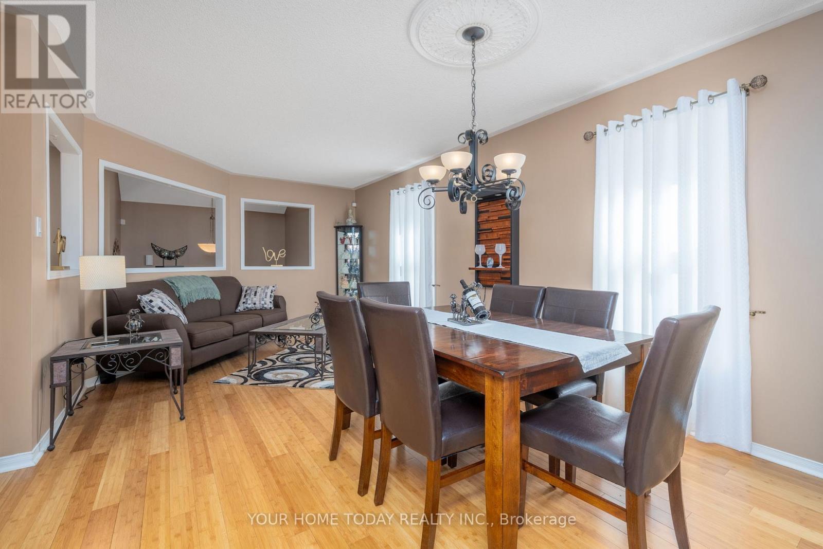 208 Van Scott Drive, Brampton, Ontario  L7A 1V9 - Photo 10 - W12476834