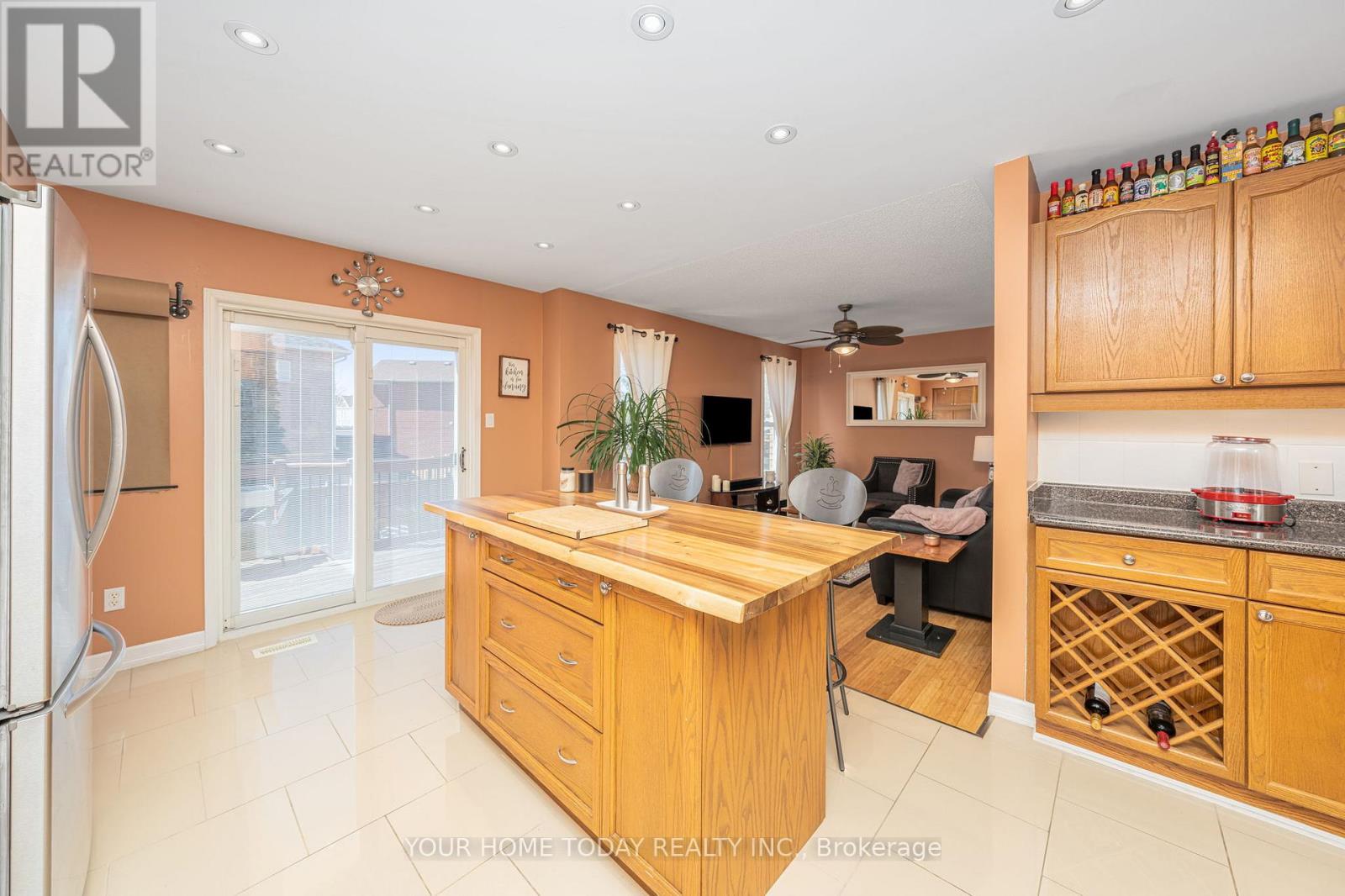 208 Van Scott Drive, Brampton, Ontario  L7A 1V9 - Photo 14 - W12476834