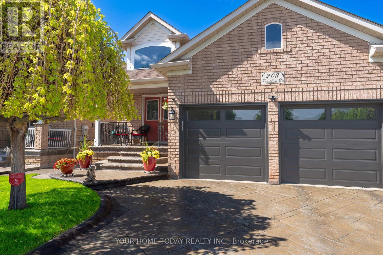 208 Van Scott Drive, Brampton, Ontario  L7A 1V9 - Photo 2 - W12476834