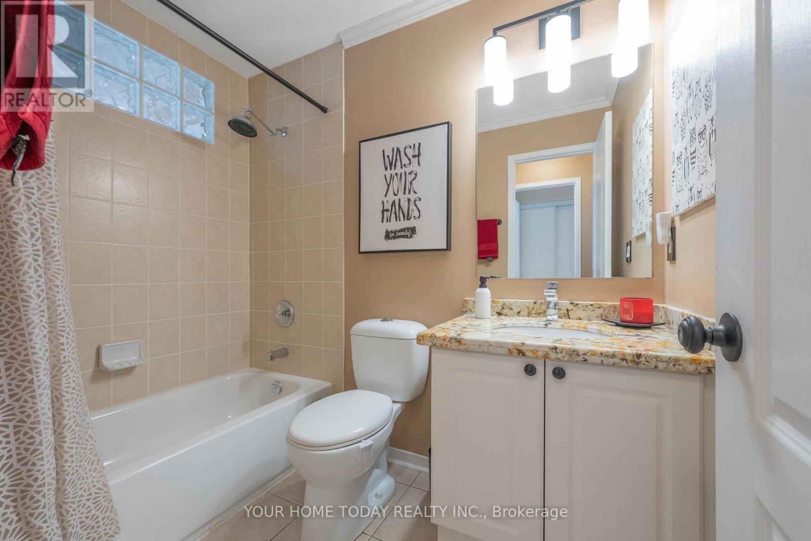 208 Van Scott Drive, Brampton, Ontario  L7A 1V9 - Photo 25 - W12476834
