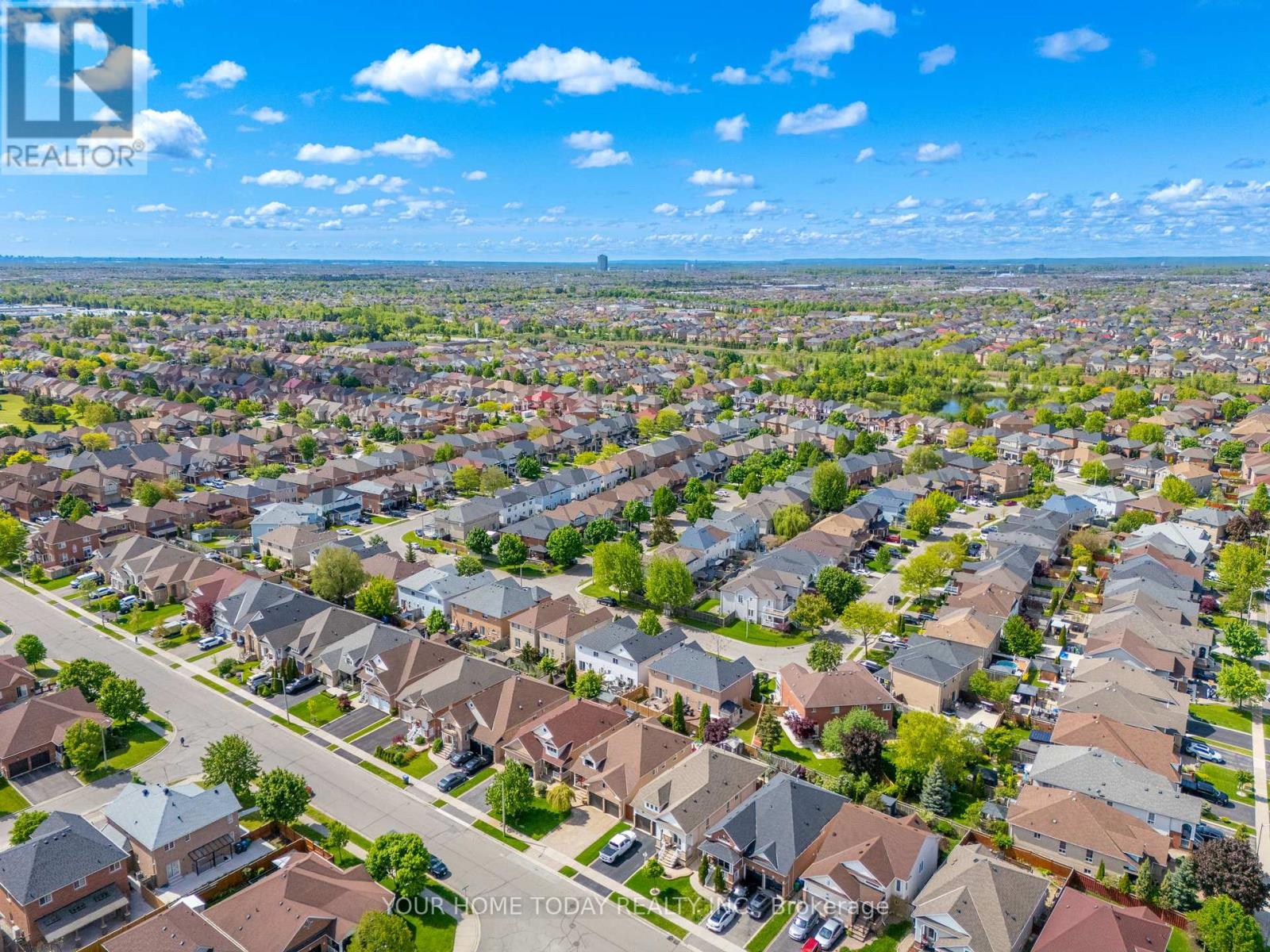 208 Van Scott Drive, Brampton, Ontario  L7A 1V9 - Photo 47 - W12476834