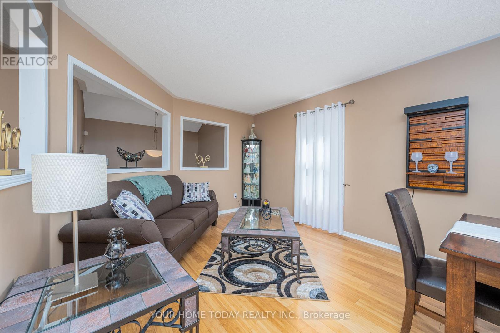 208 Van Scott Drive, Brampton, Ontario  L7A 1V9 - Photo 6 - W12476834