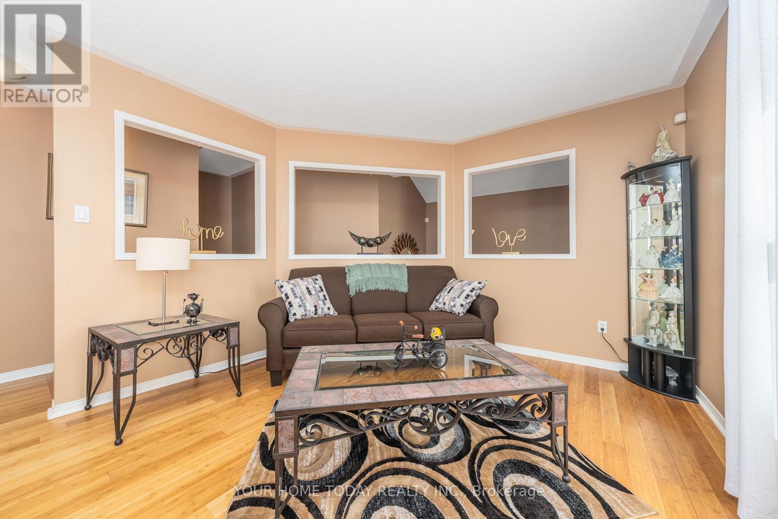 208 Van Scott Drive, Brampton, Ontario  L7A 1V9 - Photo 7 - W12476834