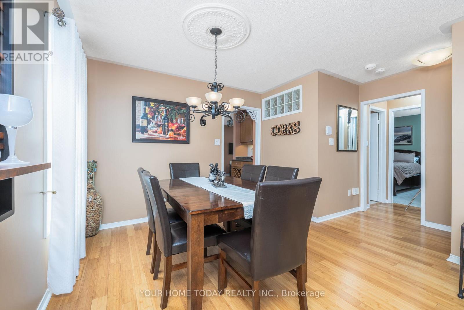 208 Van Scott Drive, Brampton, Ontario  L7A 1V9 - Photo 8 - W12476834