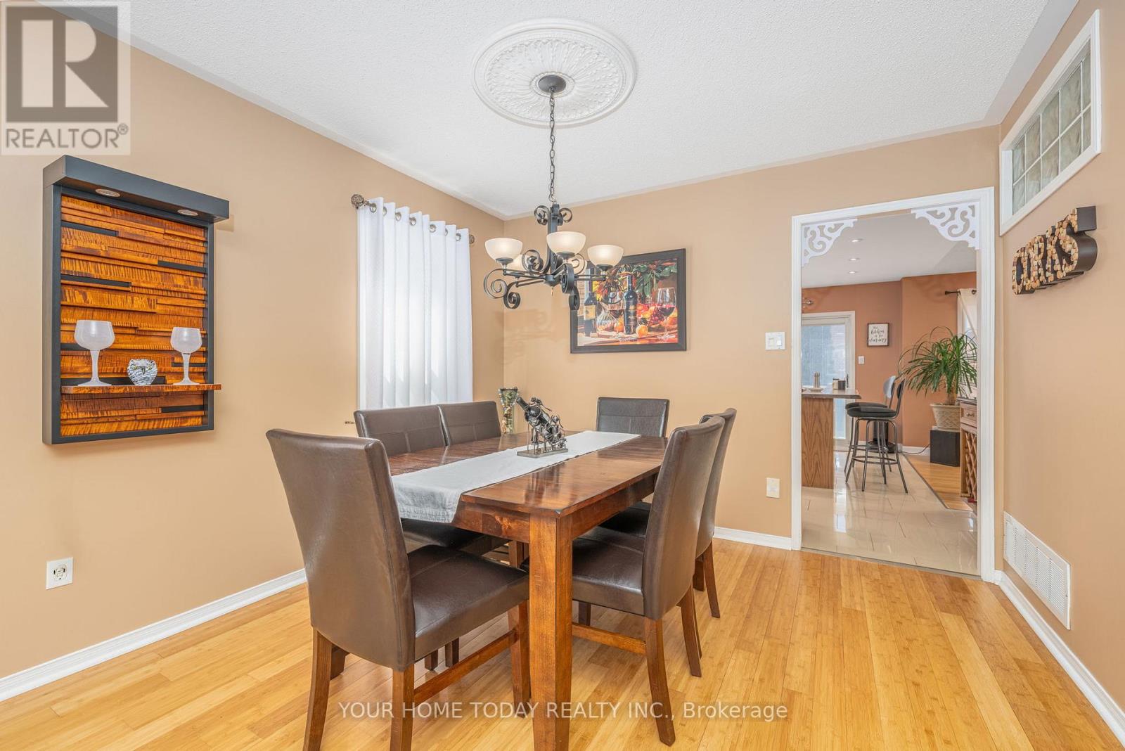 208 Van Scott Drive, Brampton, Ontario  L7A 1V9 - Photo 9 - W12476834