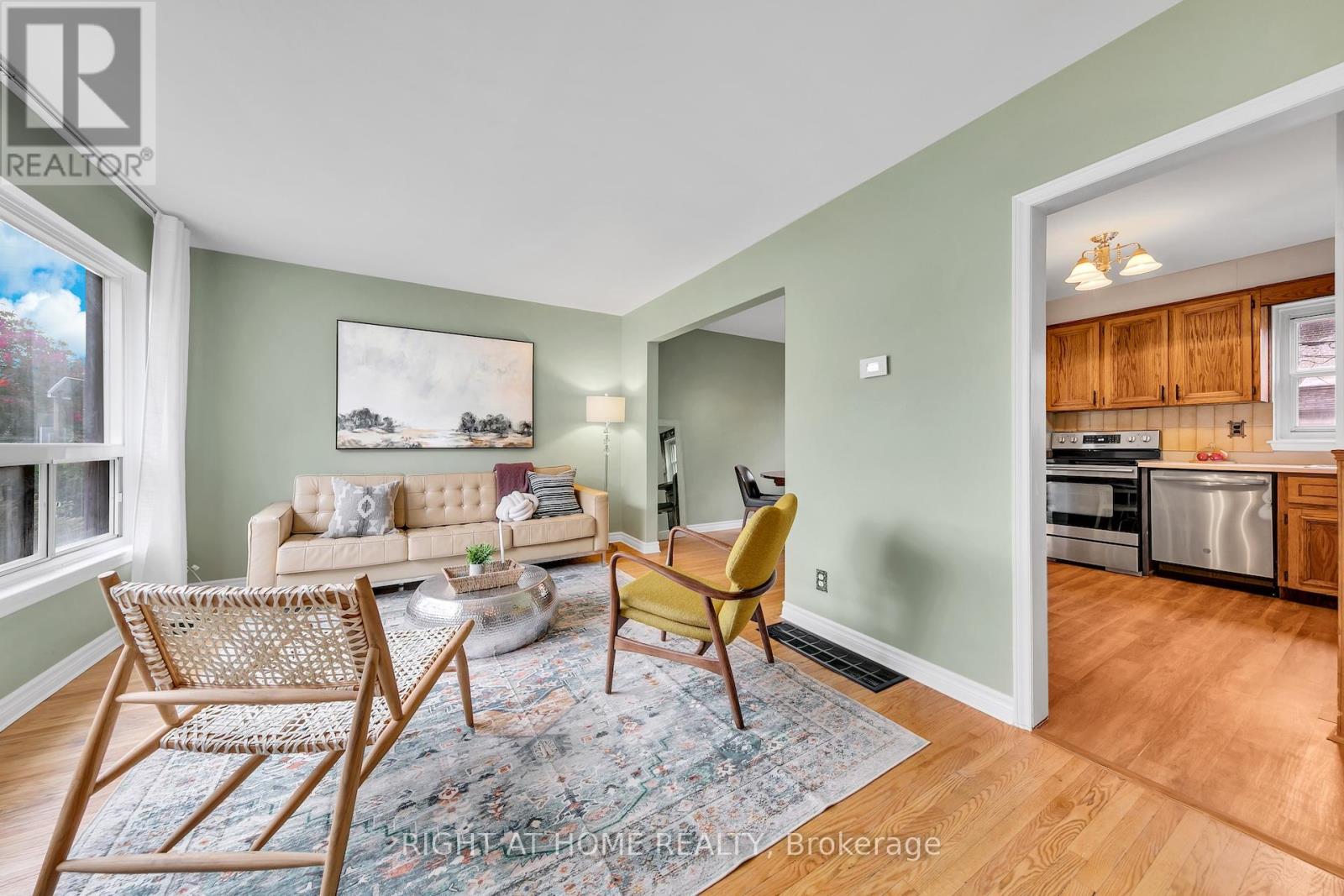 34 Althea Road, Toronto, Ontario  M6S 2P2 - Photo 10 - W12476846