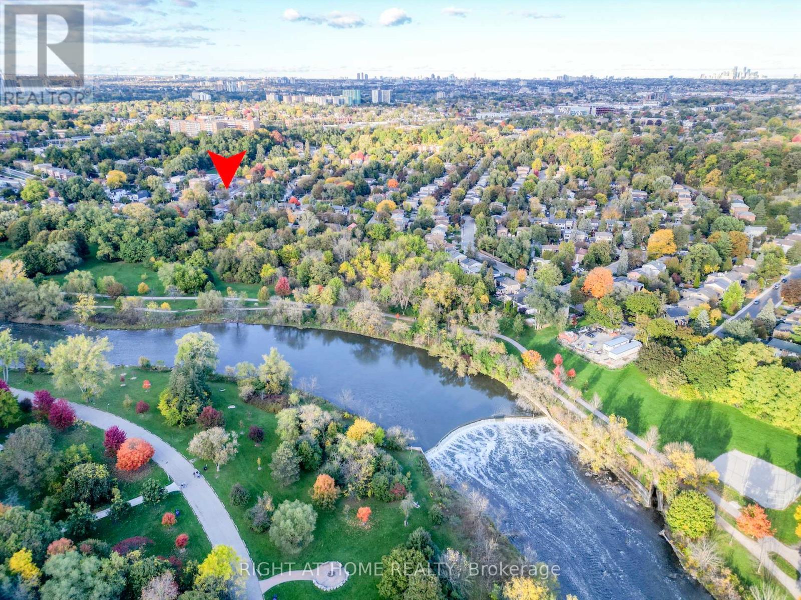 34 Althea Road, Toronto, Ontario  M6S 2P2 - Photo 4 - W12476846