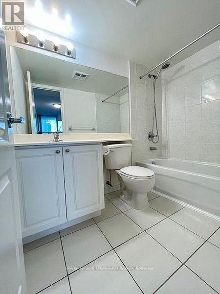 1104 - 1 Elm Drive W, Mississauga, Ontario  L5B 4M1 - Photo 13 - W12476847