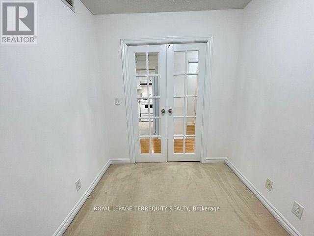 1104 - 1 Elm Drive W, Mississauga, Ontario  L5B 4M1 - Photo 19 - W12476847