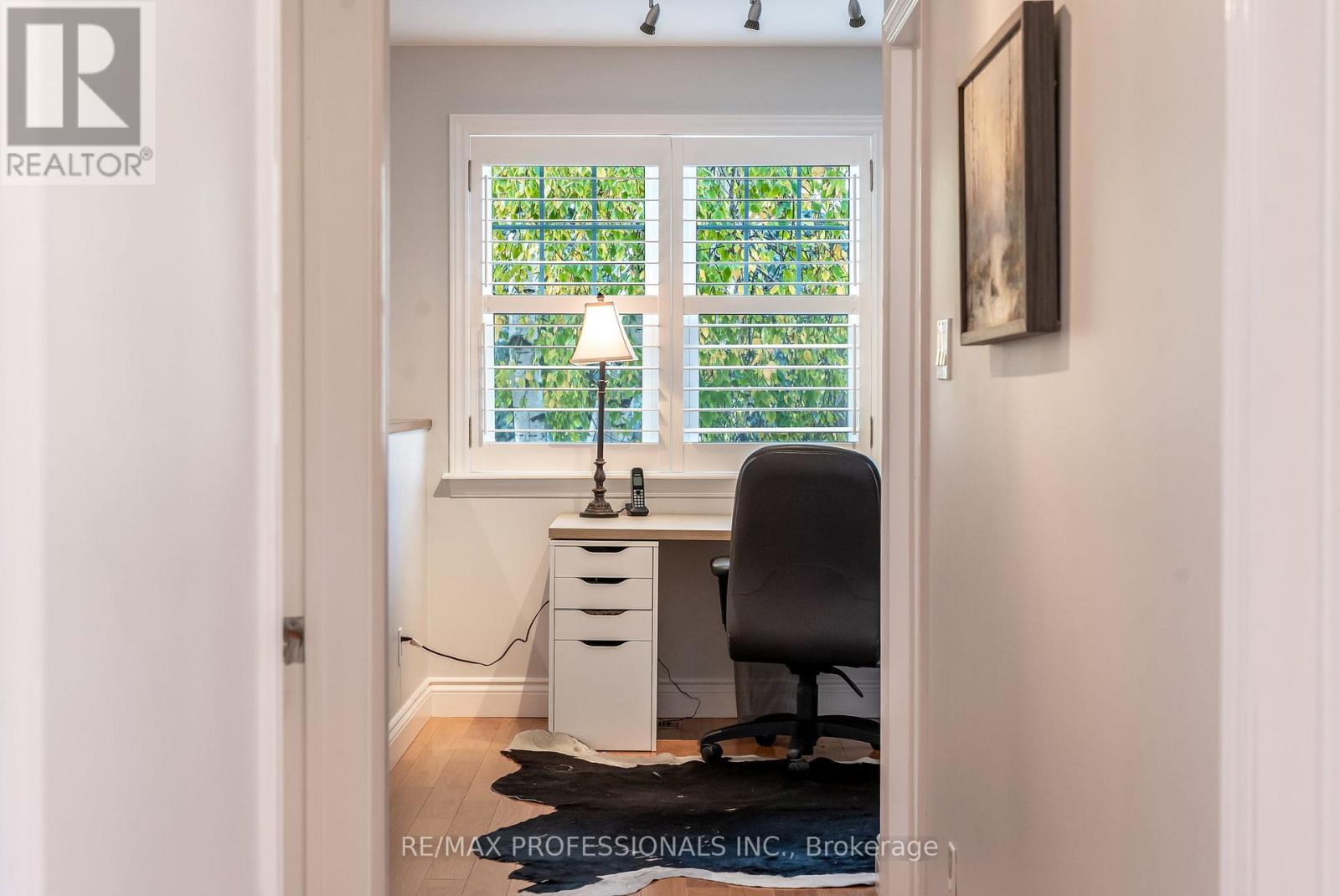 37 Lavinia Avenue, Toronto, Ontario  M6S 3H9 - Photo 20 - W12476858