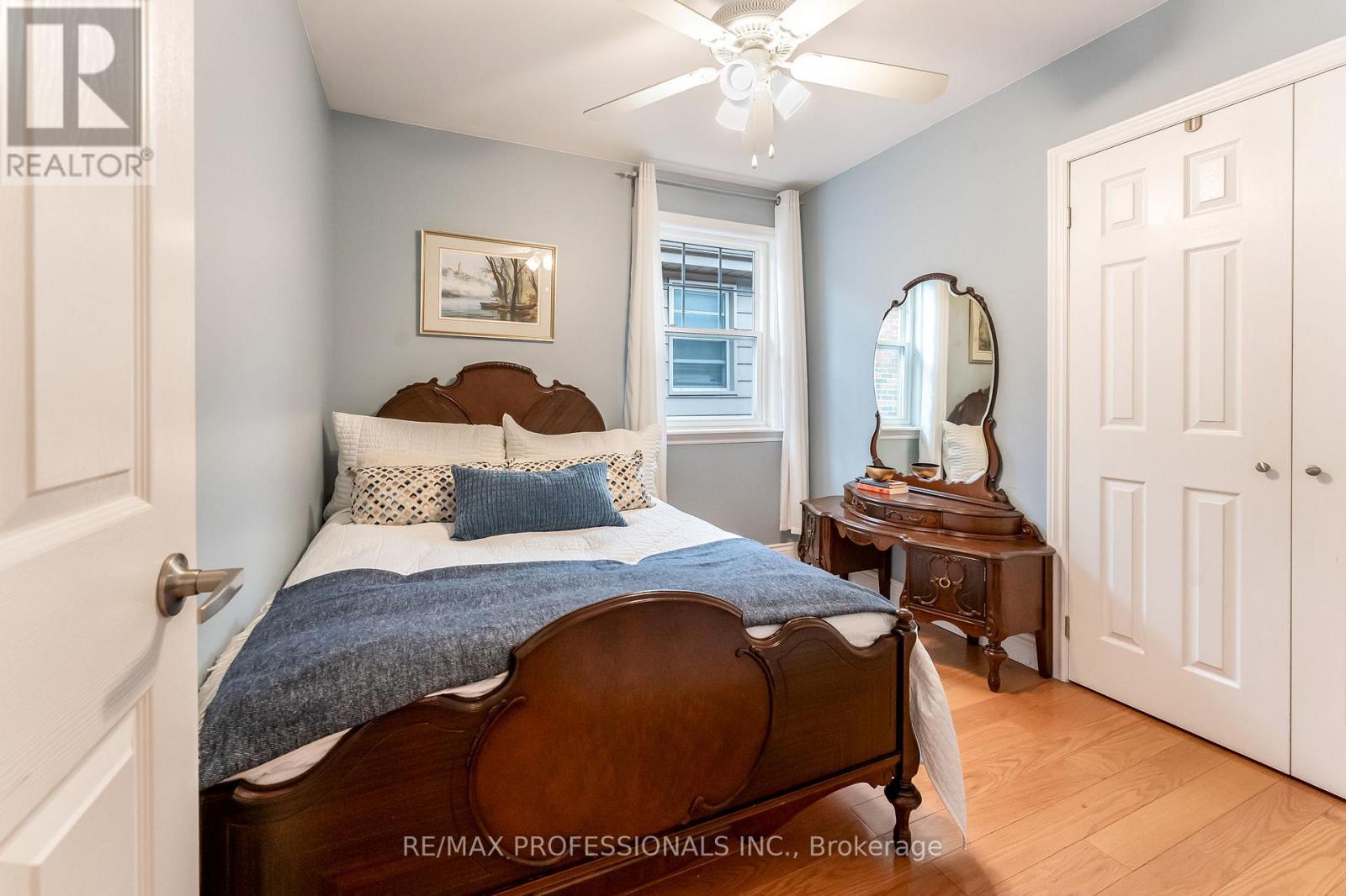 37 Lavinia Avenue, Toronto, Ontario  M6S 3H9 - Photo 26 - W12476858
