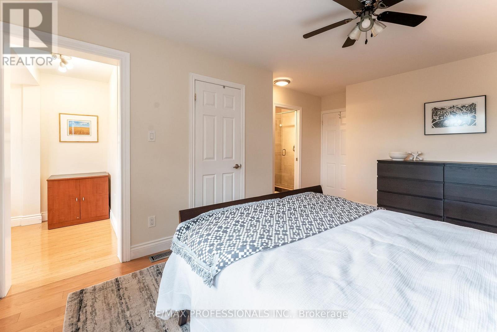 37 Lavinia Avenue, Toronto, Ontario  M6S 3H9 - Photo 29 - W12476858