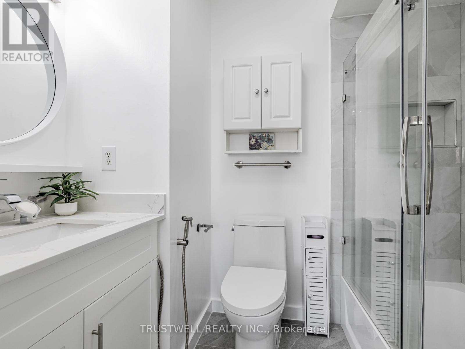 127 Torbarrie Road, Toronto, Ontario  M3L 1G8 - Photo 10 - W12476861
