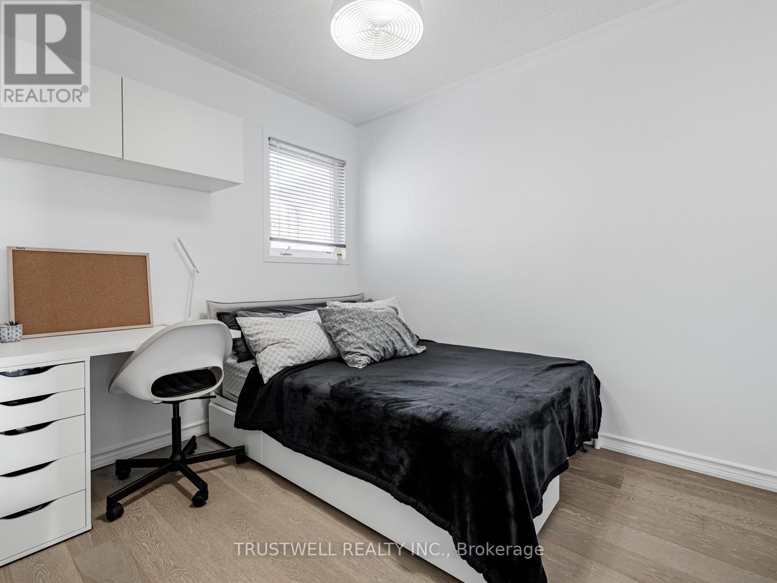 127 Torbarrie Road, Toronto, Ontario  M3L 1G8 - Photo 13 - W12476861