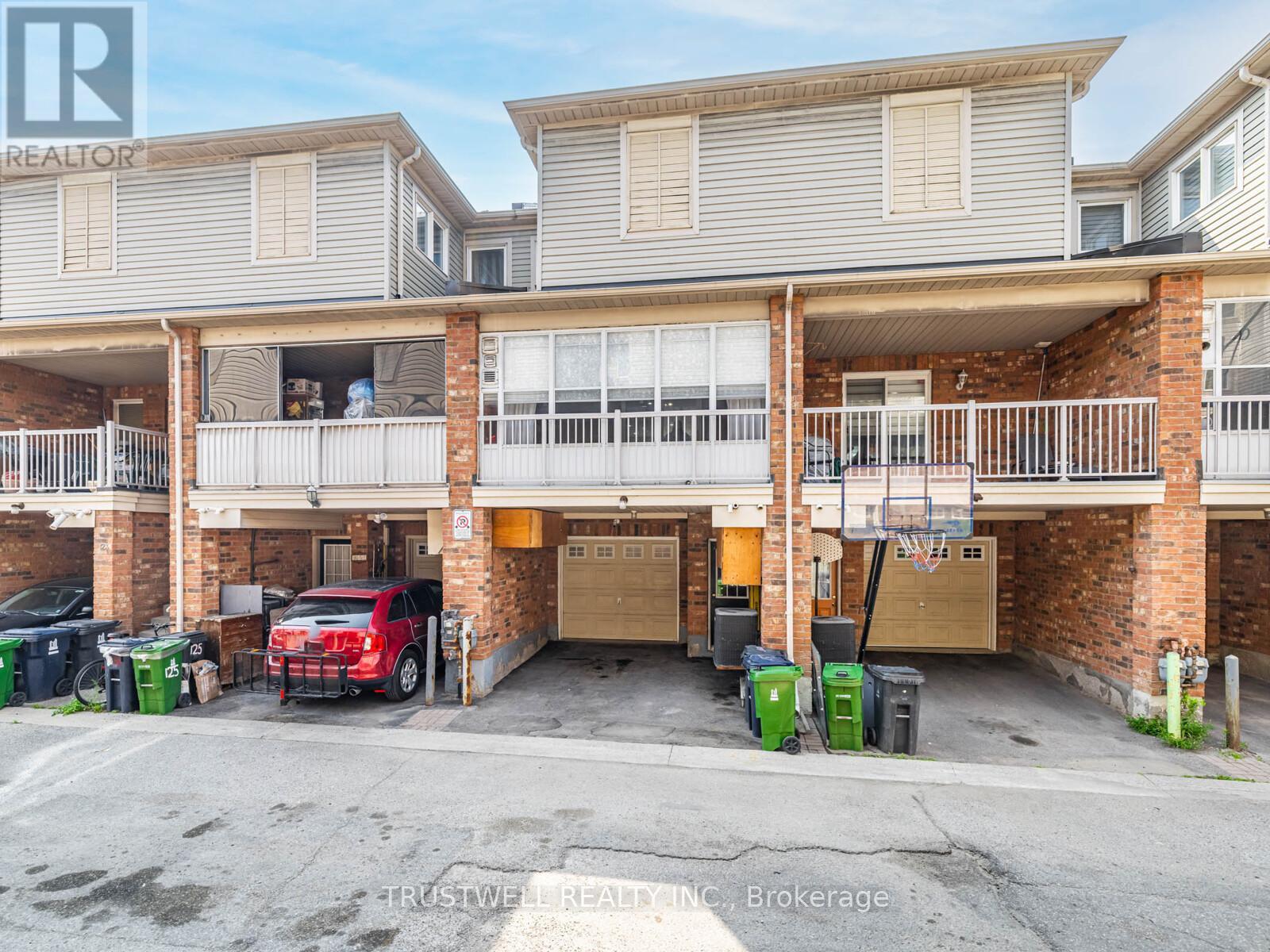 127 Torbarrie Road, Toronto, Ontario  M3L 1G8 - Photo 18 - W12476861