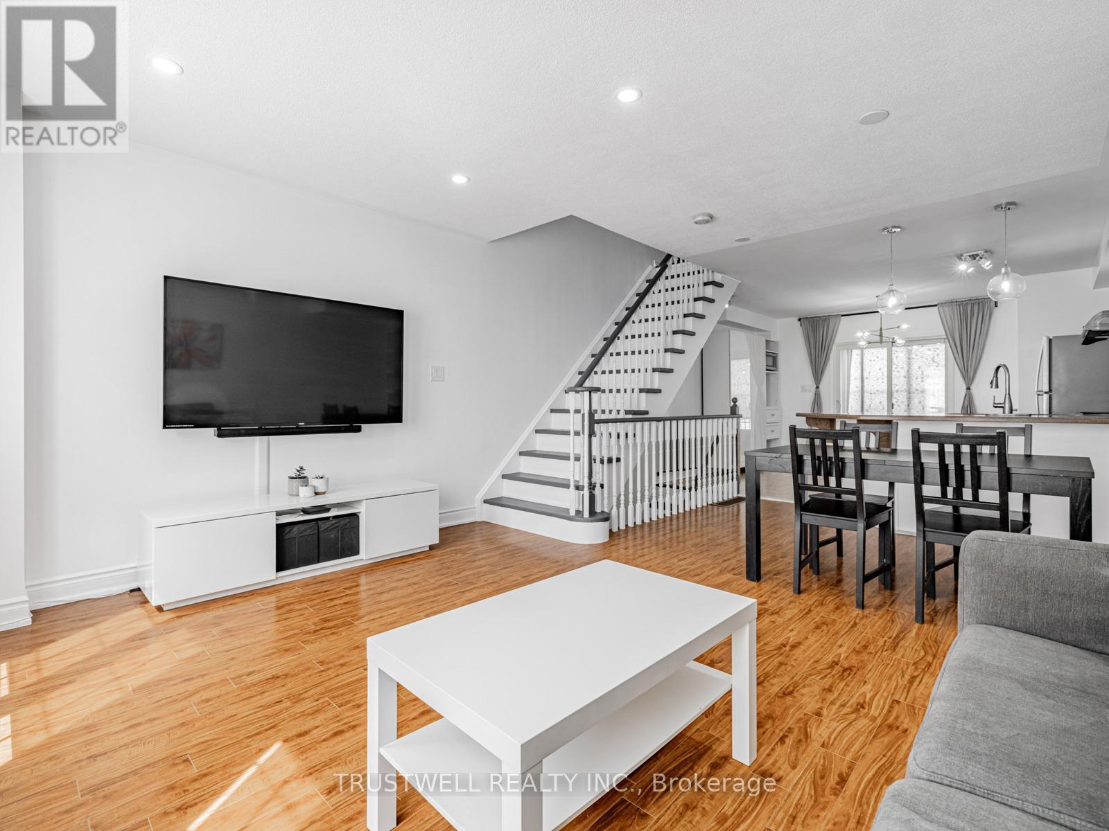 127 Torbarrie Road, Toronto, Ontario  M3L 1G8 - Photo 3 - W12476861