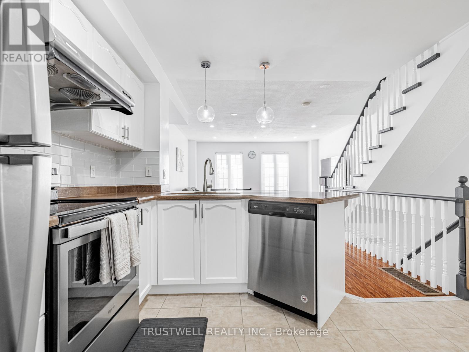 127 Torbarrie Road, Toronto, Ontario  M3L 1G8 - Photo 6 - W12476861