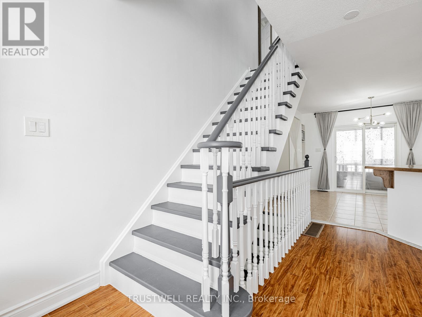 127 Torbarrie Road, Toronto, Ontario  M3L 1G8 - Photo 8 - W12476861