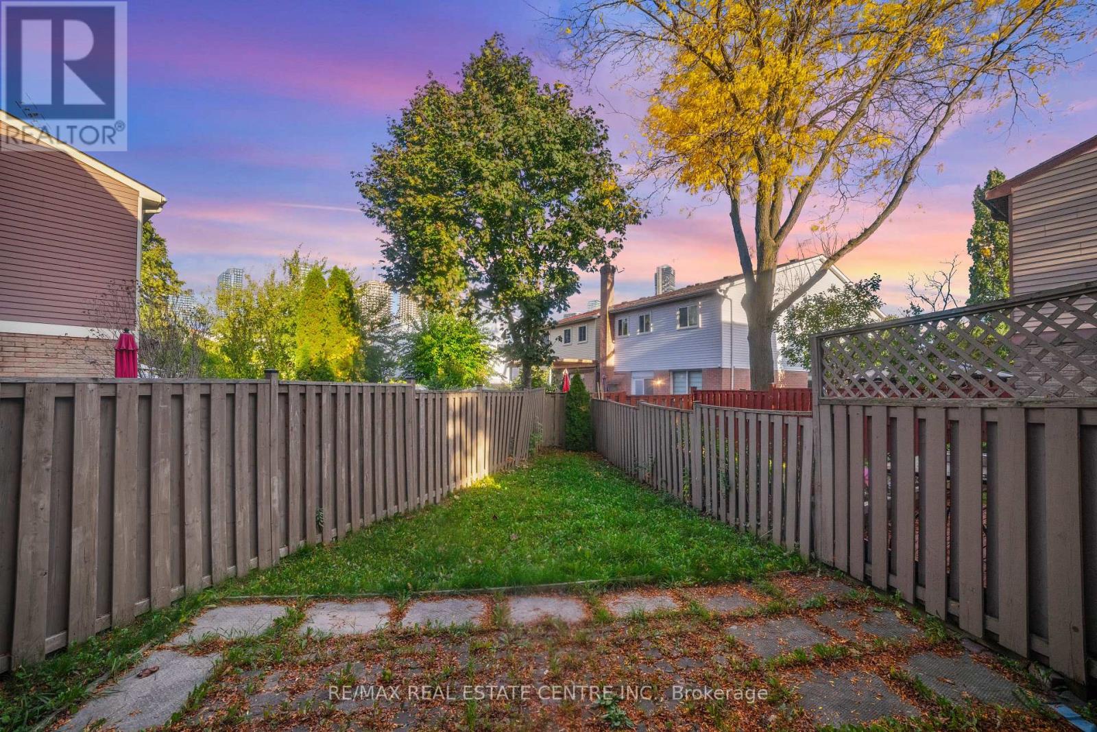 4263 Sugarbush Road, Mississauga, Ontario  L5B 2X6 - Photo 16 - W12476877