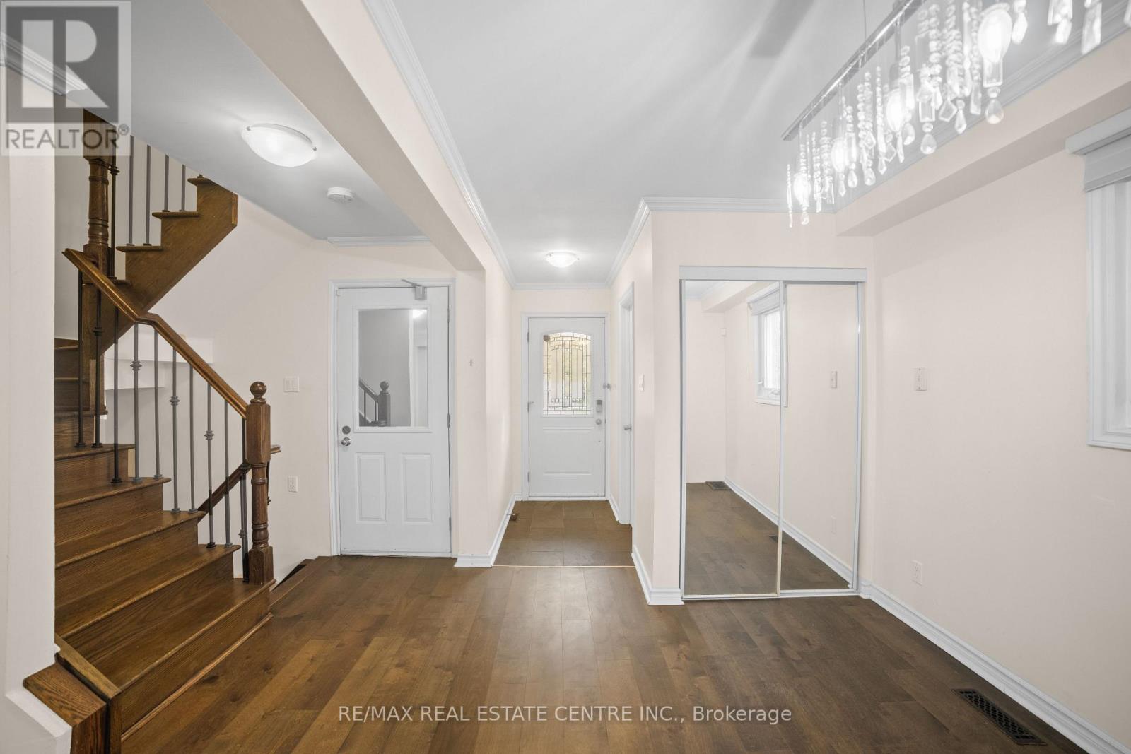 4263 Sugarbush Road, Mississauga, Ontario  L5B 2X6 - Photo 2 - W12476877