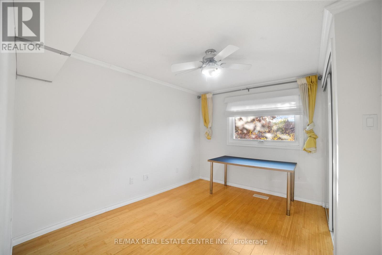 4263 Sugarbush Road, Mississauga, Ontario  L5B 2X6 - Photo 4 - W12476877