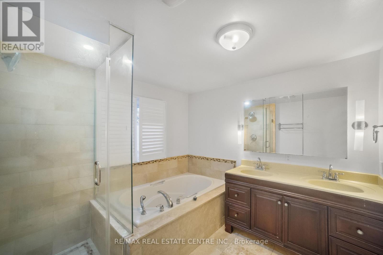 4263 Sugarbush Road, Mississauga, Ontario  L5B 2X6 - Photo 7 - W12476877