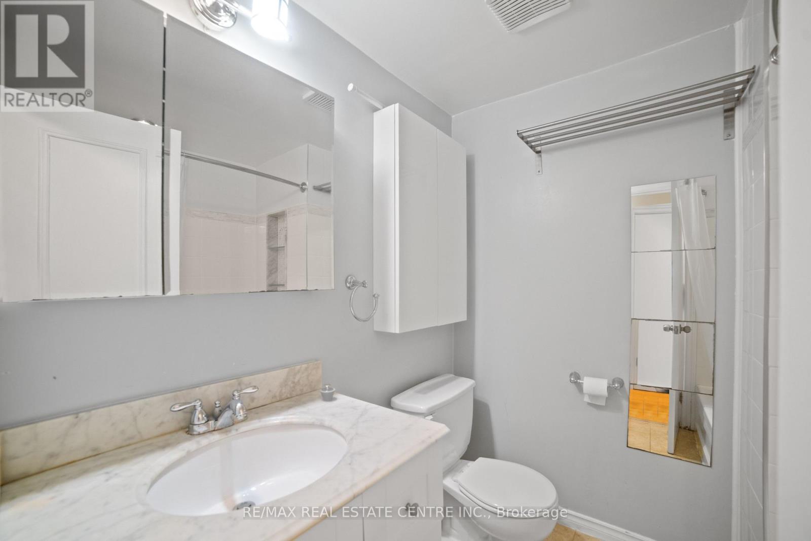 4263 Sugarbush Road, Mississauga, Ontario  L5B 2X6 - Photo 8 - W12476877