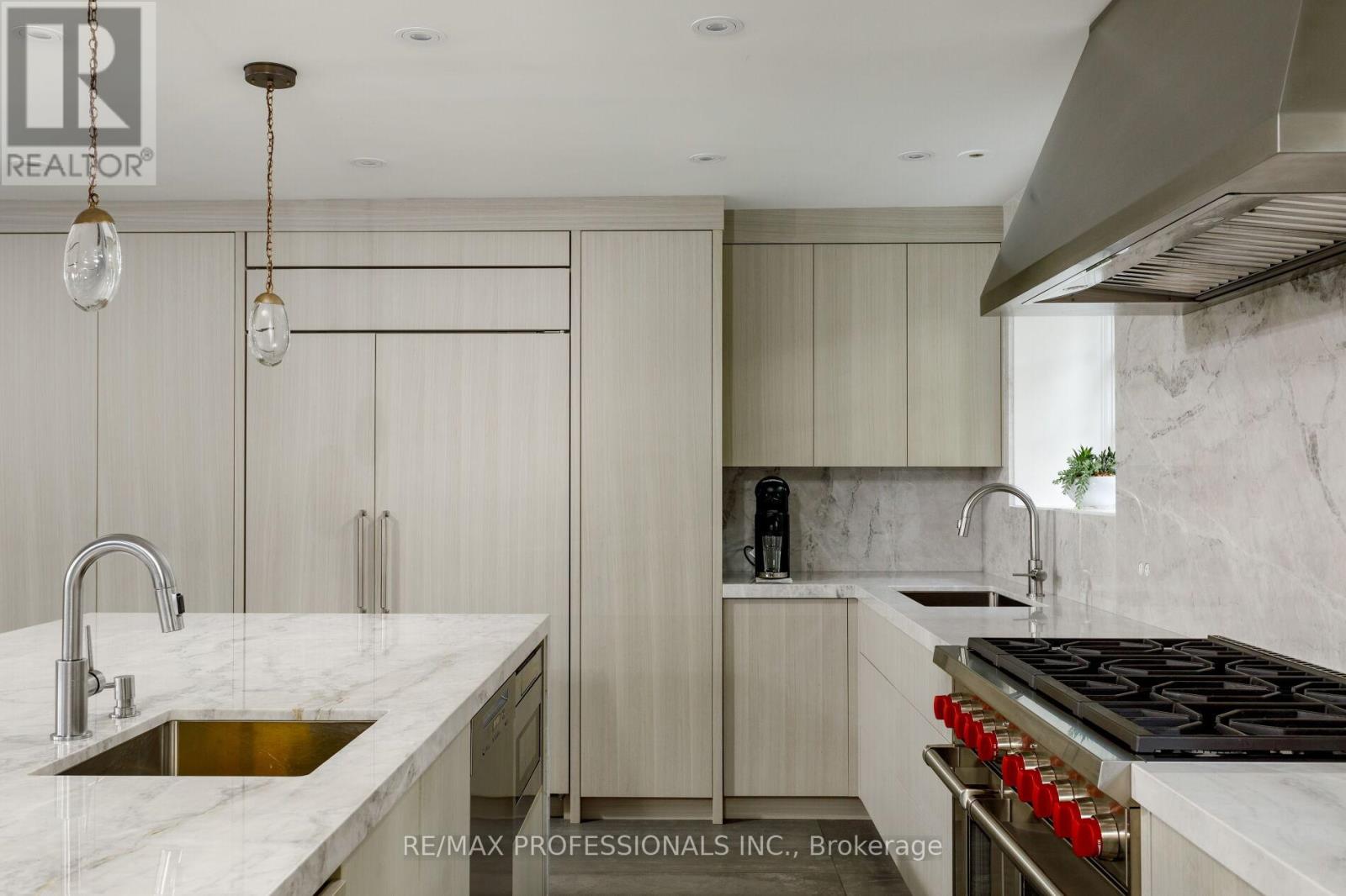 43 The Kingsway, Toronto, Ontario  M8X 2S9 - Photo 15 - W12476896
