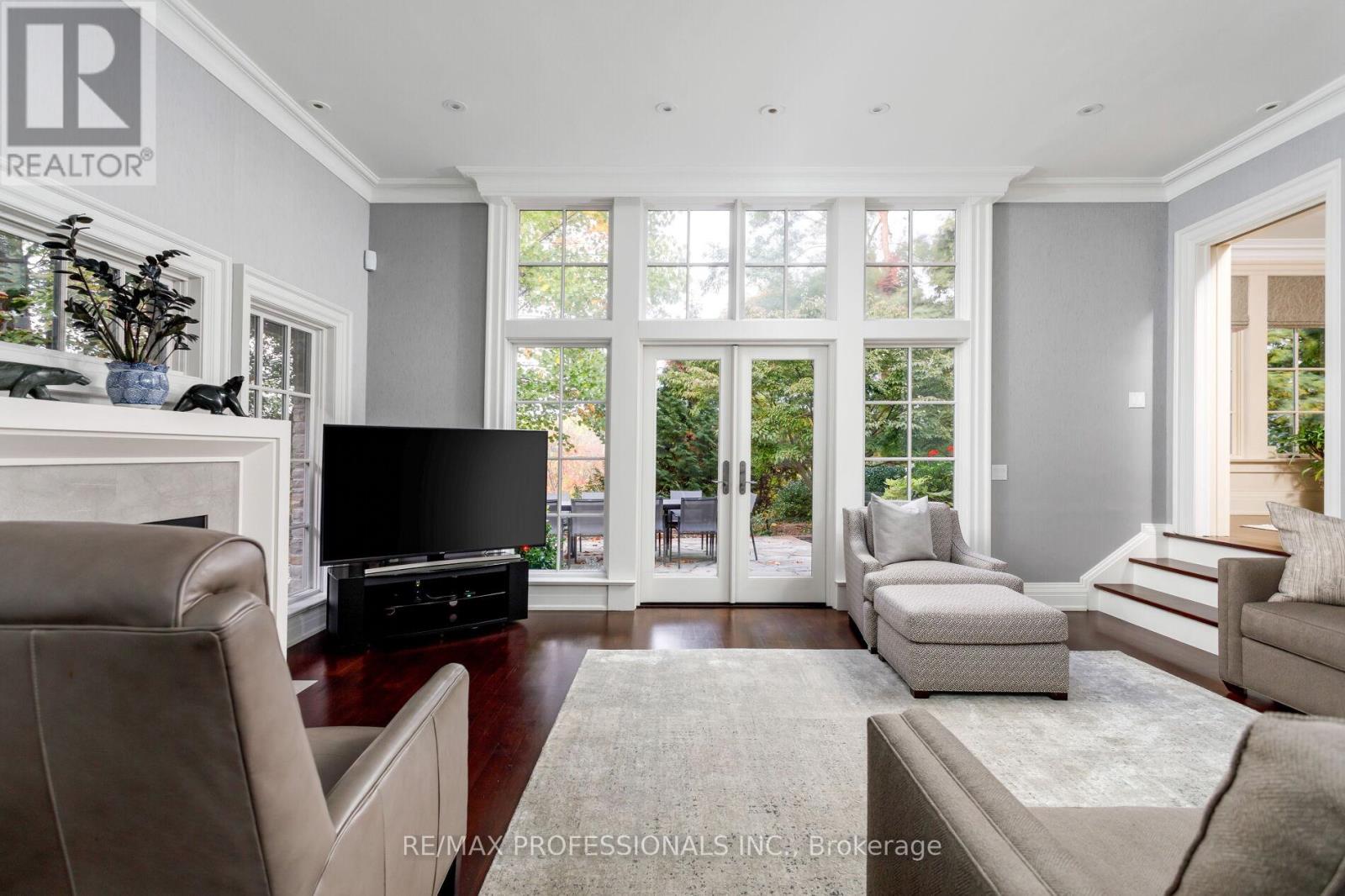 43 The Kingsway, Toronto, Ontario  M8X 2S9 - Photo 18 - W12476896