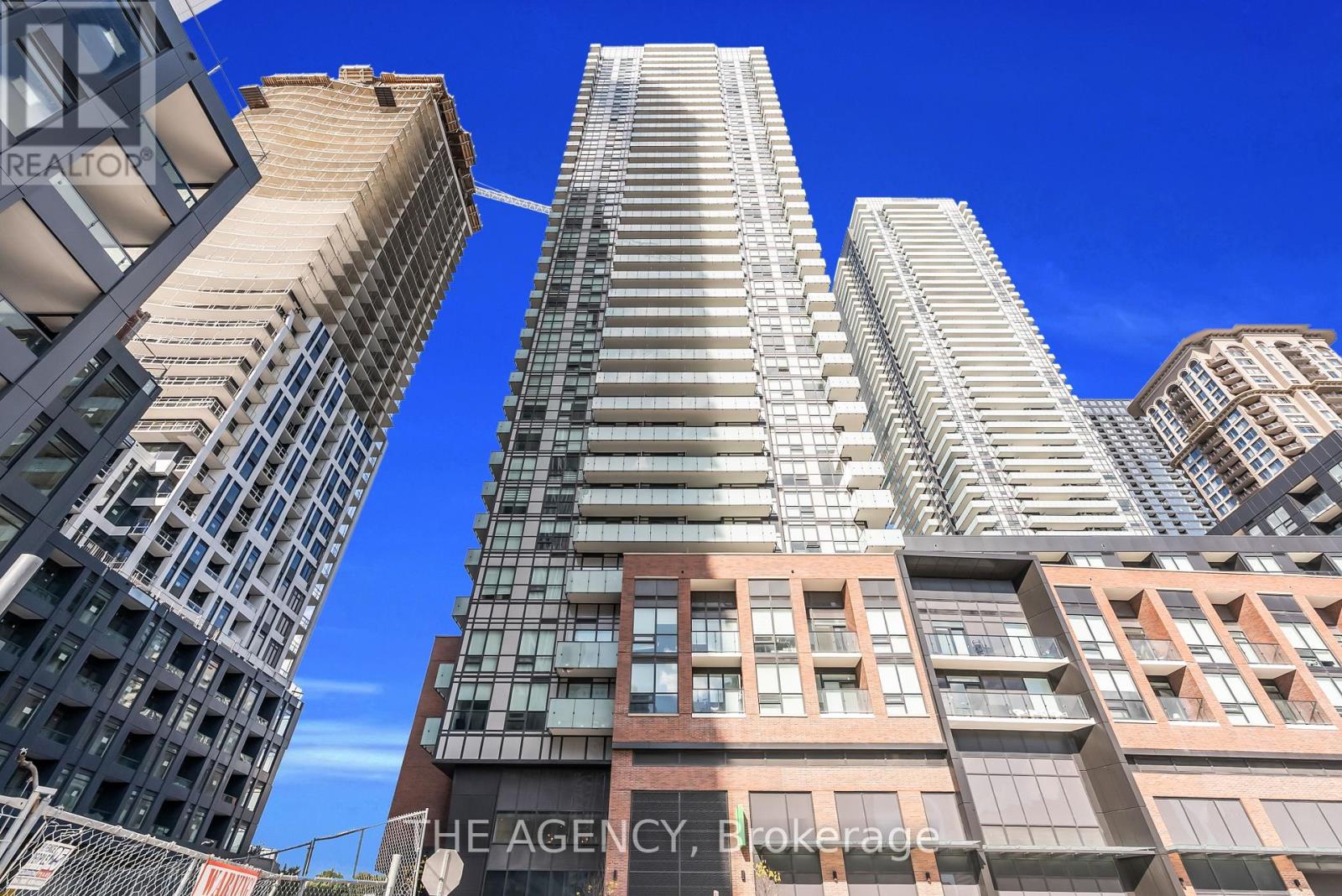 1207 - 4130 Parkside Village Drive, Mississauga, Ontario  L5B 0L7 - Photo 5 - W12476914