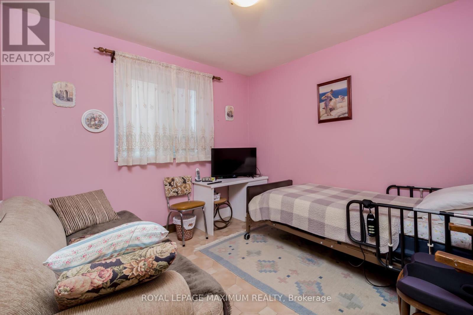 119 Glen Long Avenue, Toronto, Ontario  M6B 2M4 - Photo 18 - W12476922