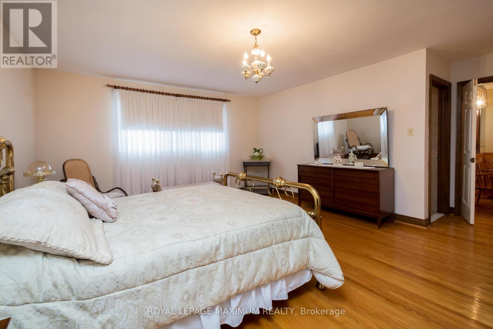 119 Glen Long Avenue, Toronto, Ontario  M6B 2M4 - Photo 22 - W12476922