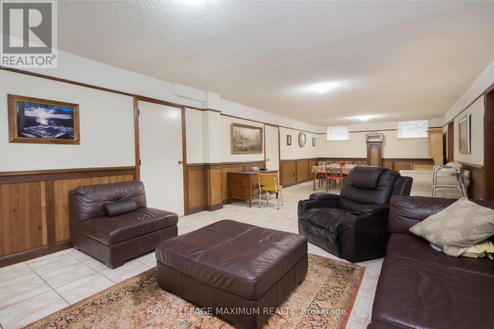 119 Glen Long Avenue, Toronto, Ontario  M6B 2M4 - Photo 34 - W12476922