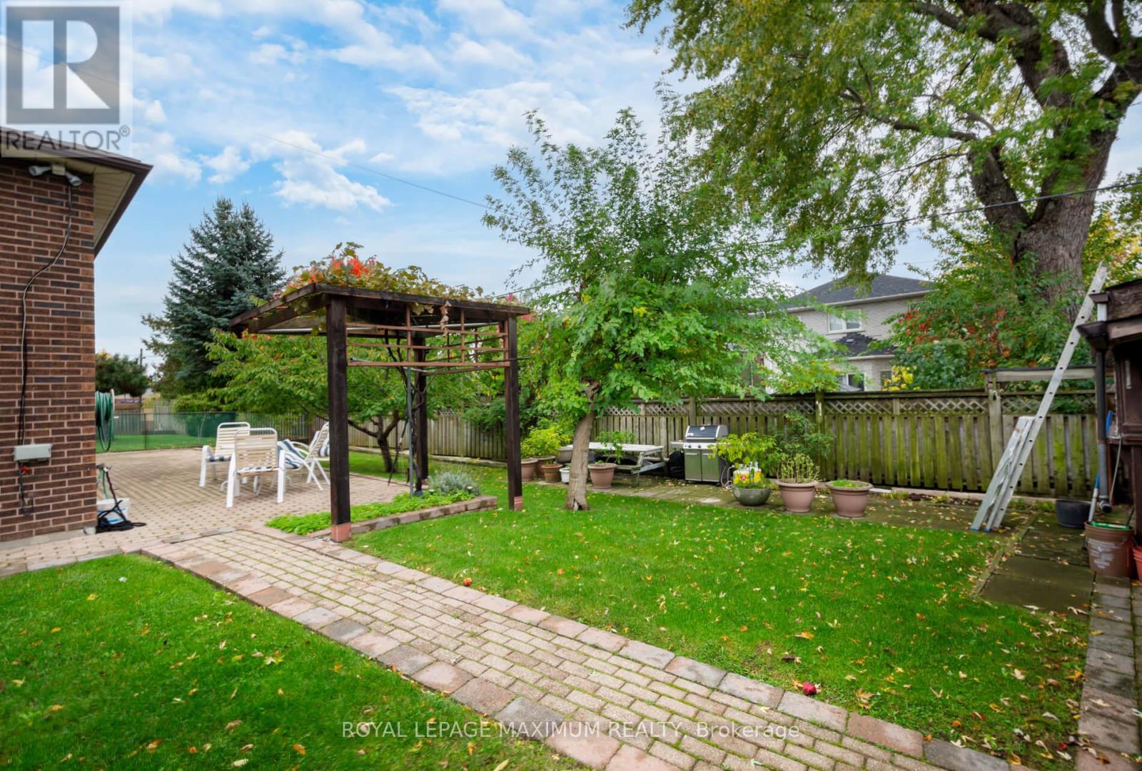 119 Glen Long Avenue, Toronto, Ontario  M6B 2M4 - Photo 38 - W12476922